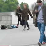 Kleider machen Leute – Kleider retten Leute